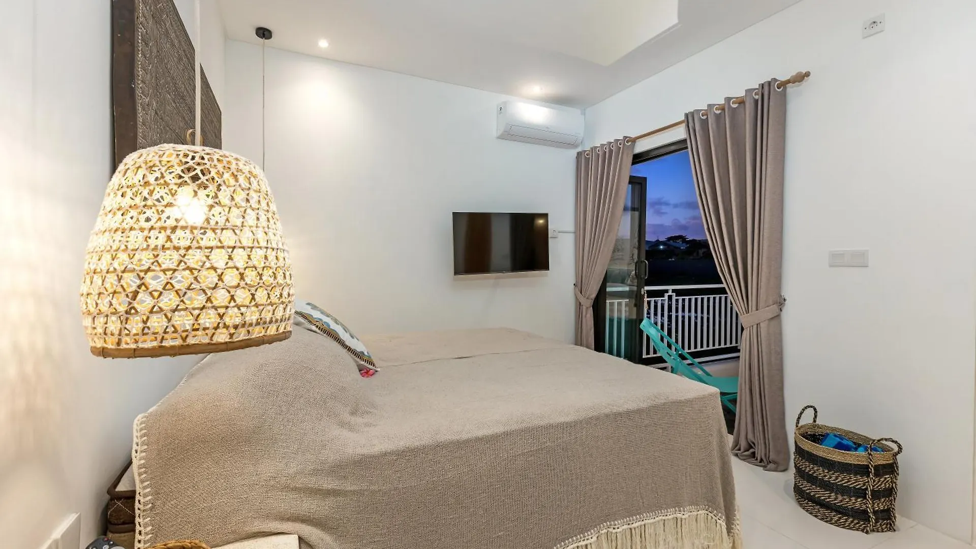 New! Villa Theo - 1Br Villa In Kerobokan Seminyak  Seminyak (Bali)